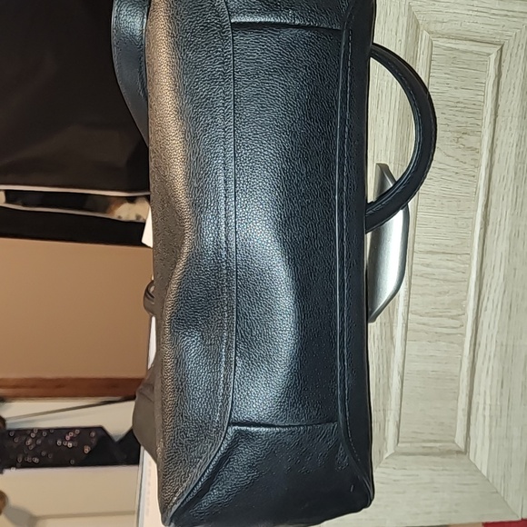 Kate spade tote. Adding Free Wallet With Purchase - Picture 7 of 9